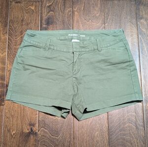 Old Navy Women's Shorts - Olive Size 2